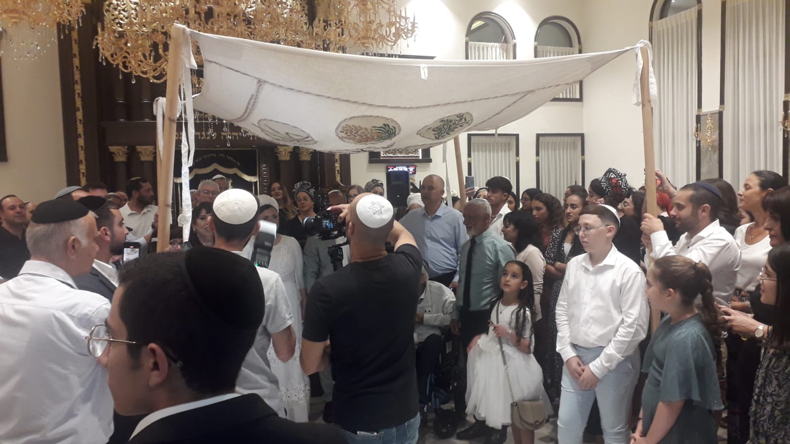 אוהל אברהם פסגת זאב – חתונה בבית כנסת בירושלים